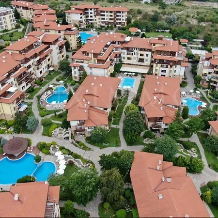 ния, райска градина / Garden Of Eden Apartmán