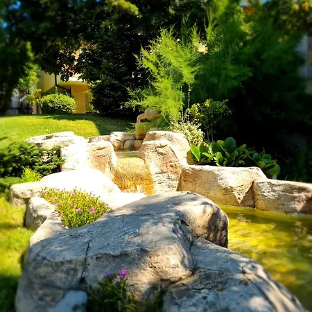 ния, райска градина / Garden Of Eden Apartment Sveti Vlas