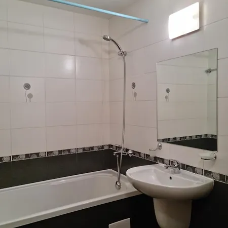 ния, райска градина / Garden Of Eden Apartmán