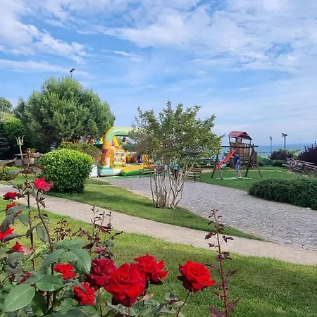 ния, райска градина / Garden Of Eden Apartment *