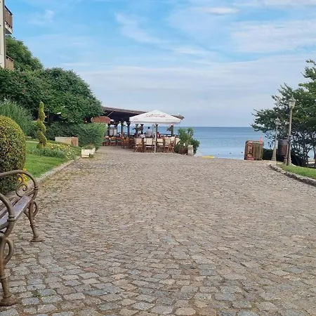 ния, райска градина / Garden Of Eden Apartmán Sveti Vlas