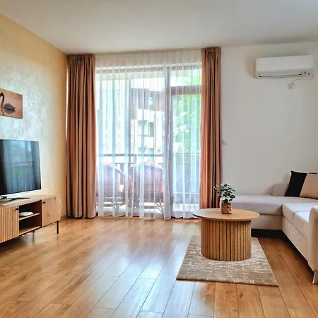 Apartment ния, райска градина / Garden Of Eden