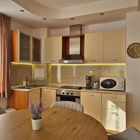 Apartment ния, райска градина / Garden Of Eden *