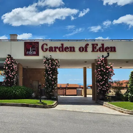 Apartment ния, райска градина / Garden Of Eden